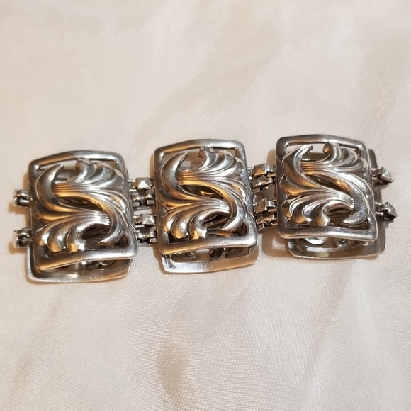 Antique Art Nouveau Reppousse Sterling Bracelet - Picture 6 of 7